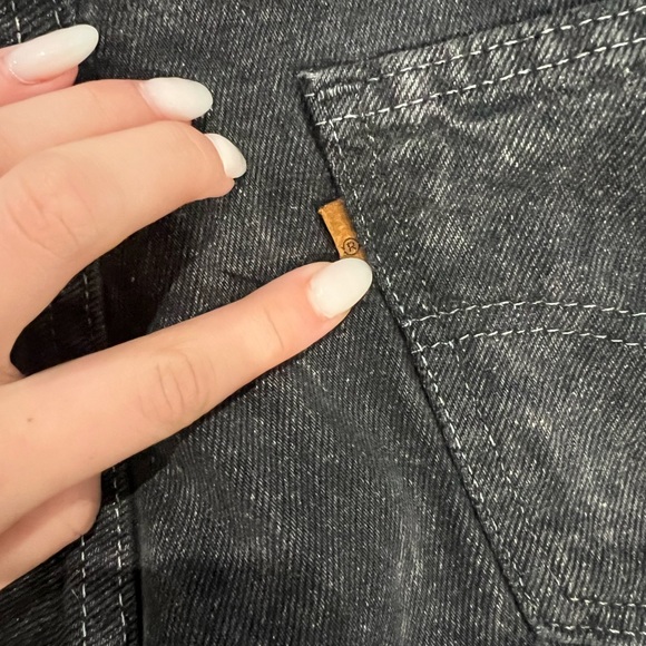 LEVIS Ripped Shorts - Picture 3 of 3